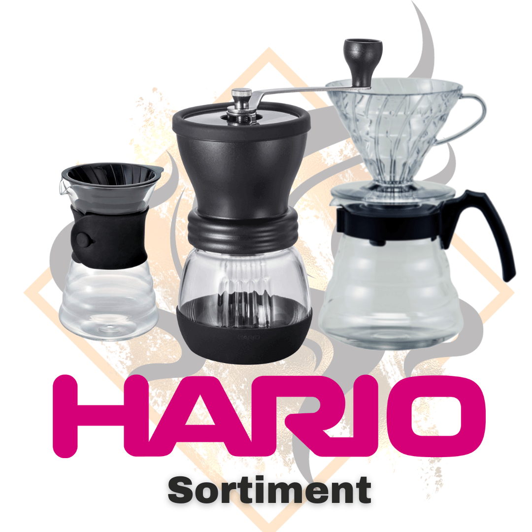 Zu sehen ist die Hario Skerton Pro, der Hario Drip Decanter und der V60 Craft Coffee Maker