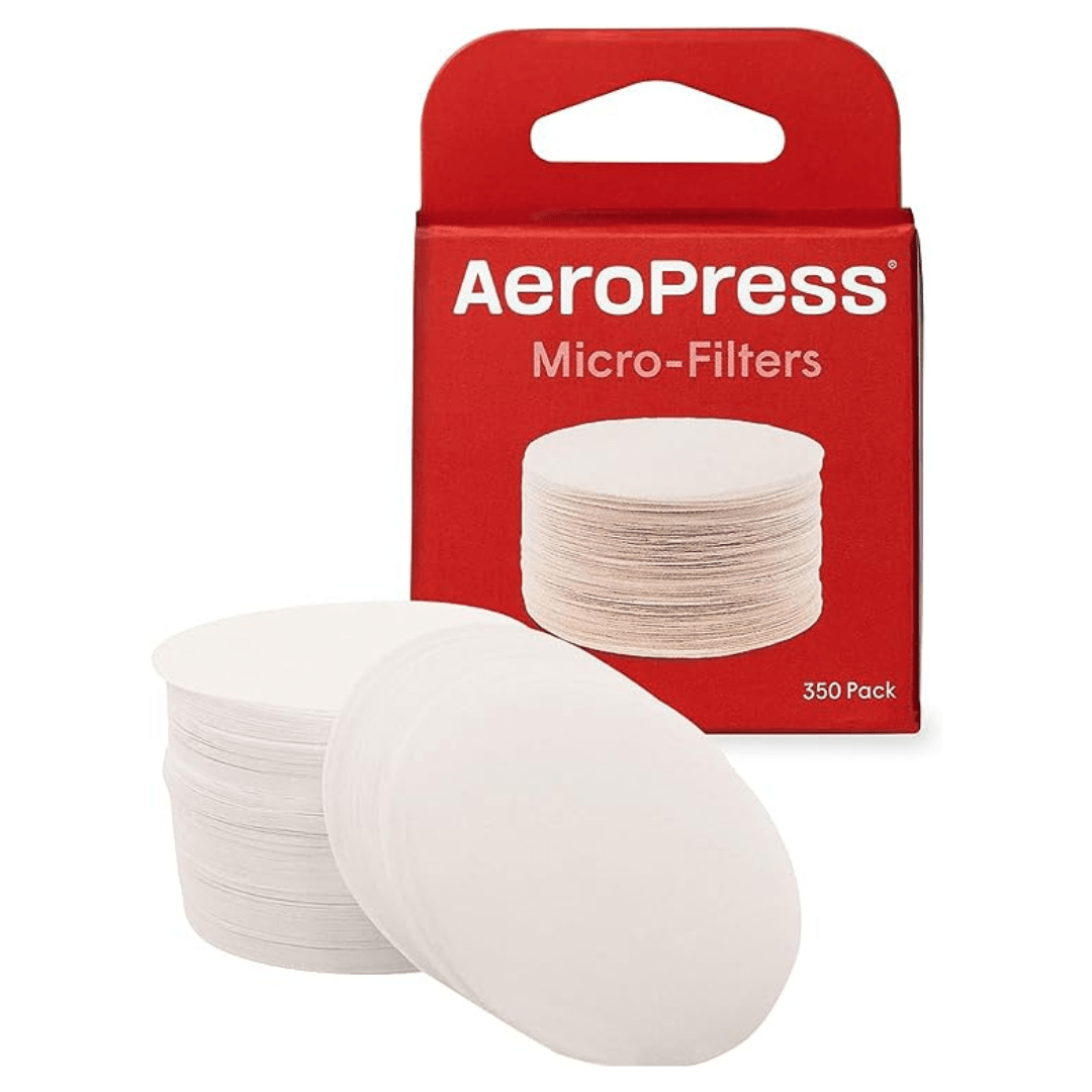 Es sind die AeroPress Papierfilter und die Originalverpackung zusehen. 