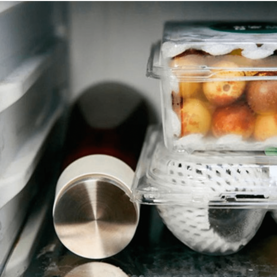Der Icicle Cold Brew Zubereiter von Timemore wurde in den Kühlschrank gelegt um Cold Brew Kaffee zu brauen